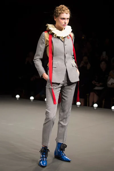 Look 2